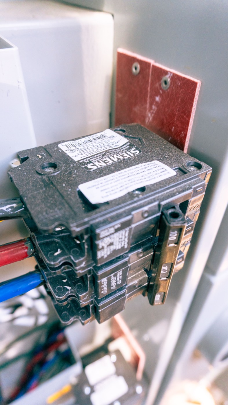 Siemens breaker detail